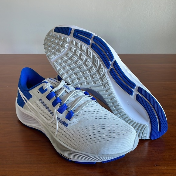 Nike Air Zoom Pegasus 38 Kentucky Wildcats Sneakers DJ0830-001